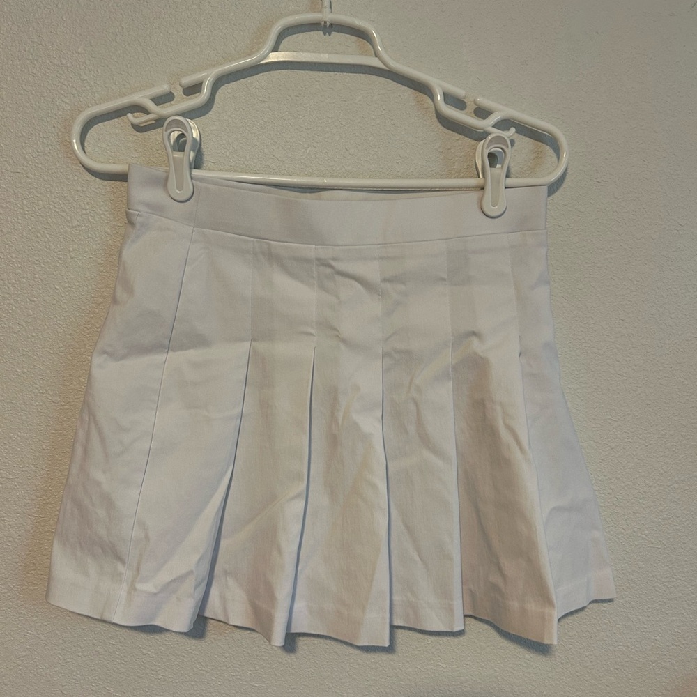 Classic White Pleated Skirt